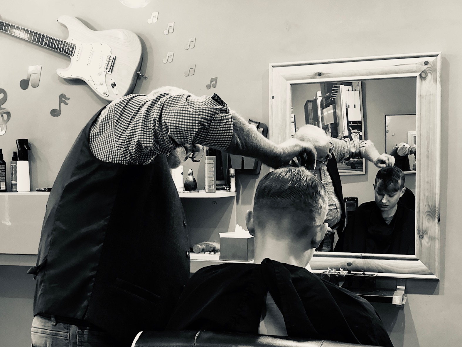 Cutters Gentlemans Stylists Barber hairdresser in Lymington Hampshire
