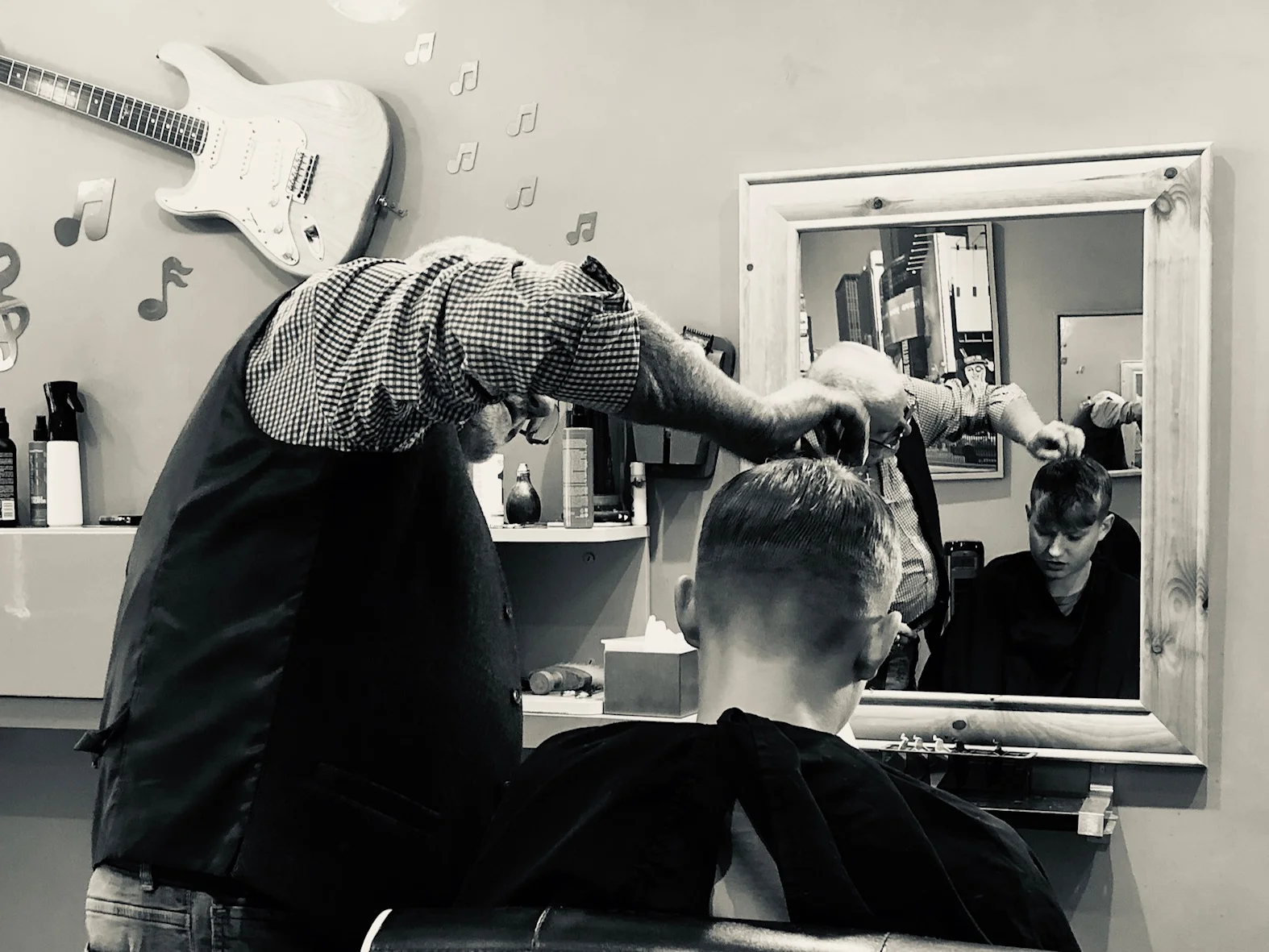 Cutters Barbers Paul